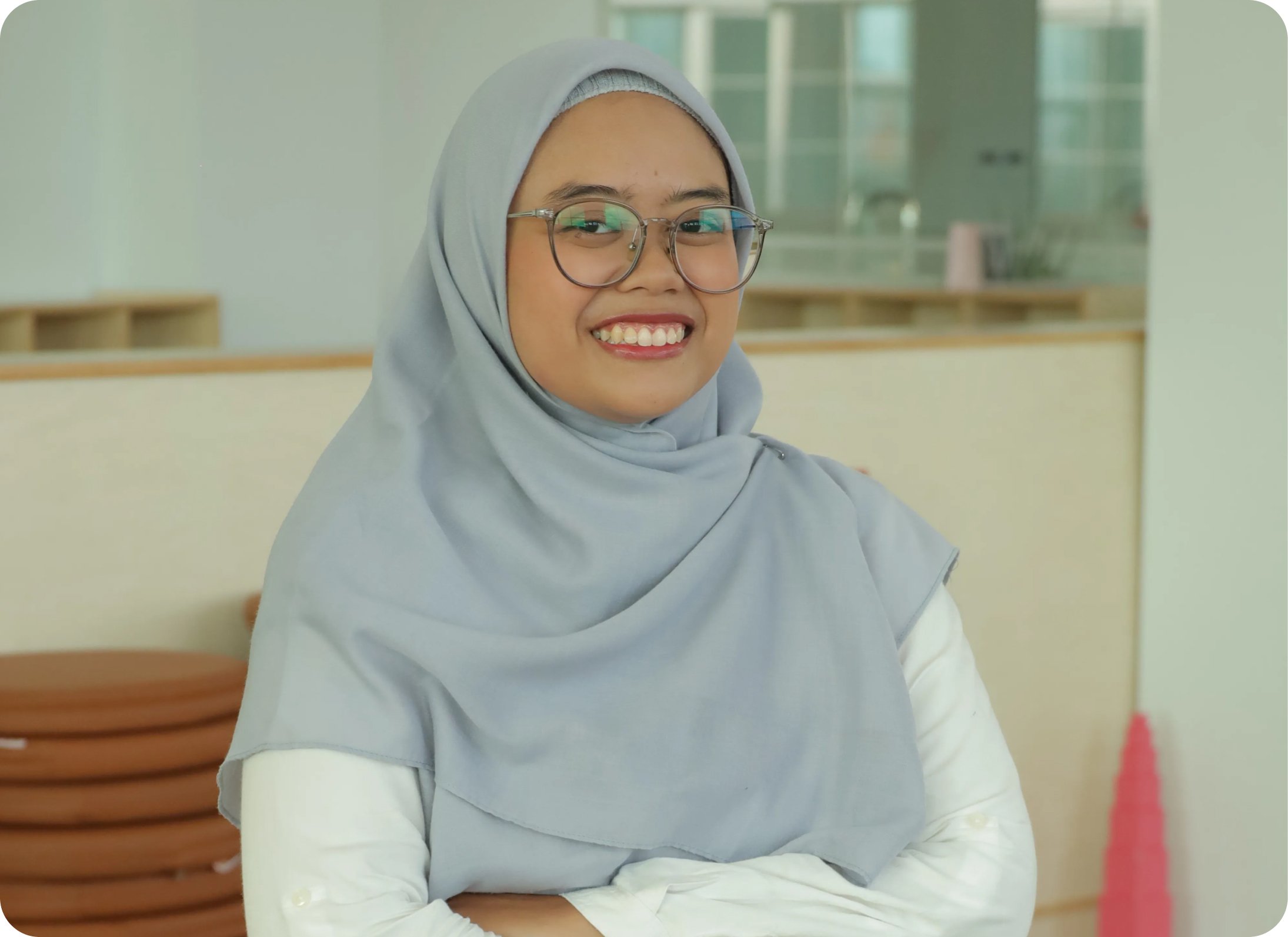 Miss Ratna